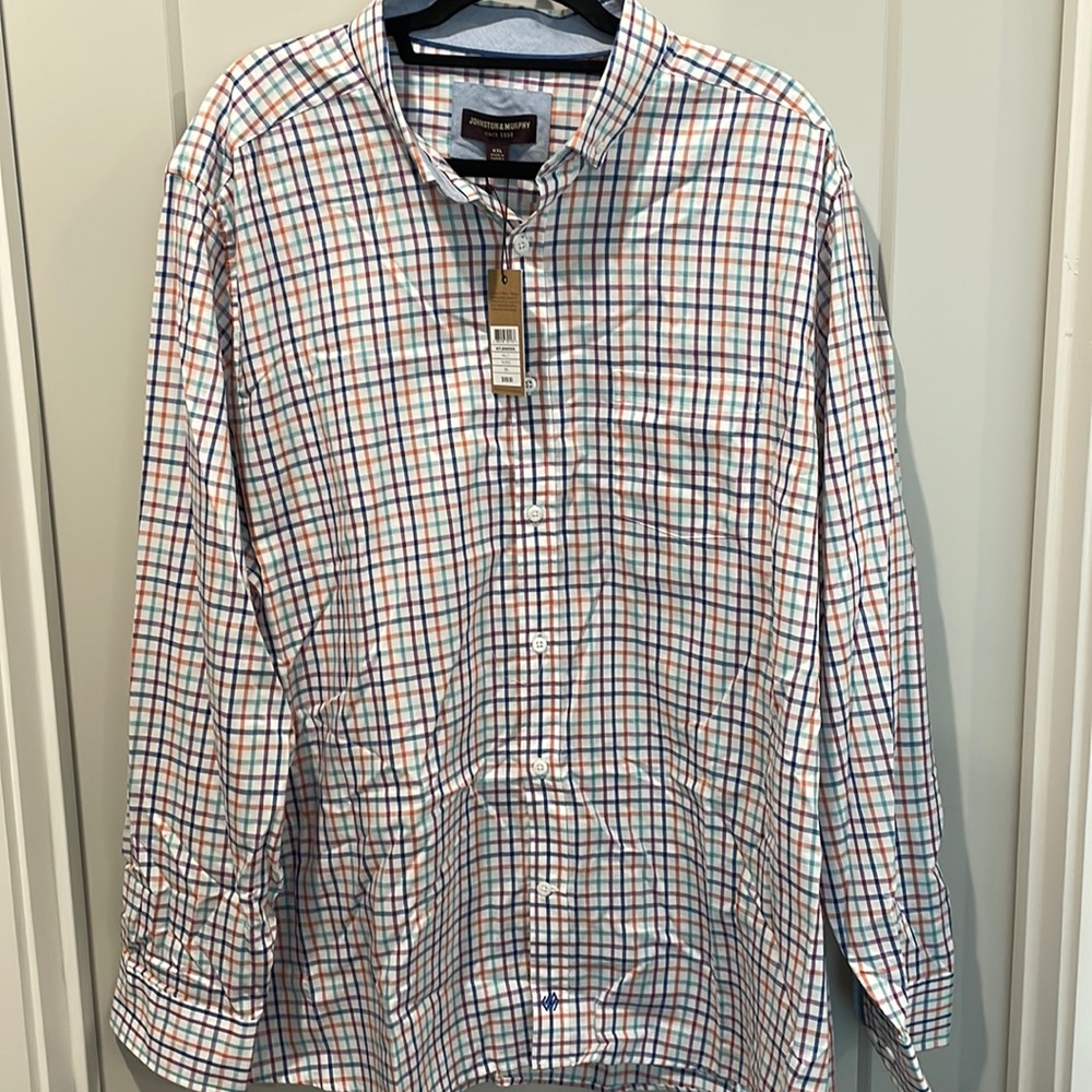 Men’s XXL, Johnston and Murphy button down shirt. NWTs! Multicolored.